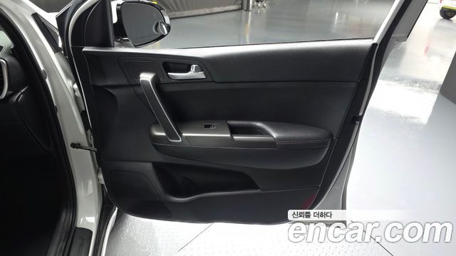 Kia Sportage 2018 — photo 14
