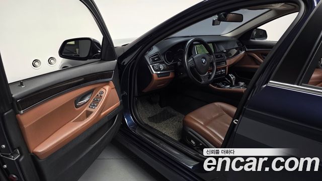 BMW 5-Series 2014 — photo 13