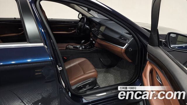 BMW 5-Series 2014 — photo 17