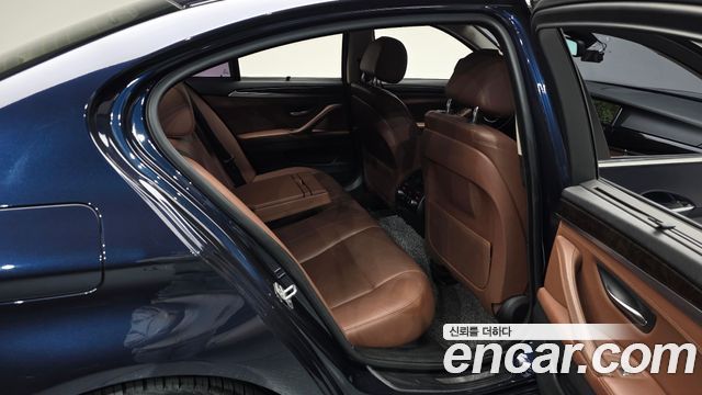 BMW 5-Series 2014 — photo 18