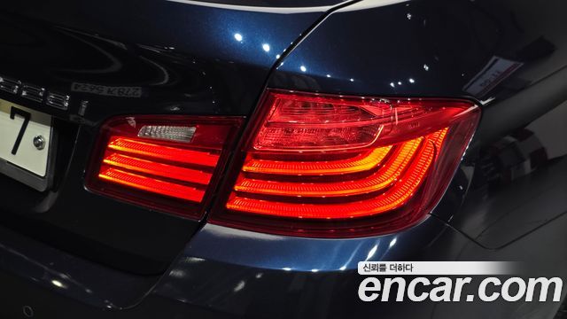 BMW 5-Series 2014 — photo 9