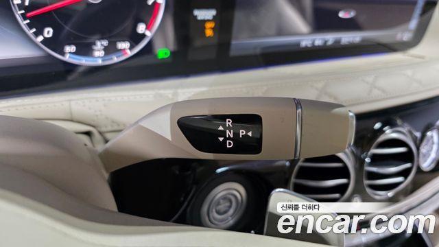 Mercedes-Benz S-Class 2019 — photo 12