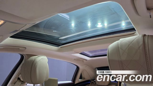 Mercedes-Benz S-Class 2019 — photo 24