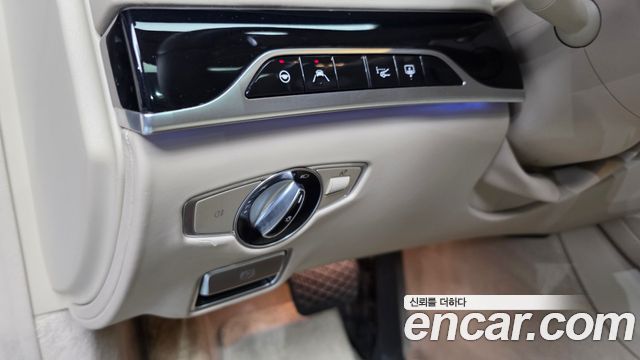 Mercedes-Benz S-Class 2019 — photo 39