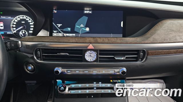 Genesis G90 2019 — photo 14