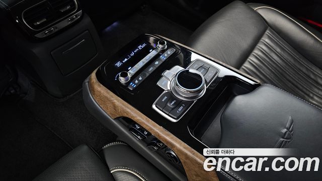 Genesis G90 2019 — photo 17