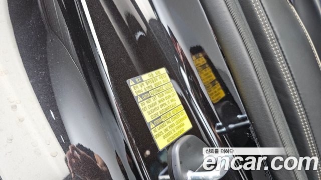 Genesis G90 2019 — photo 18