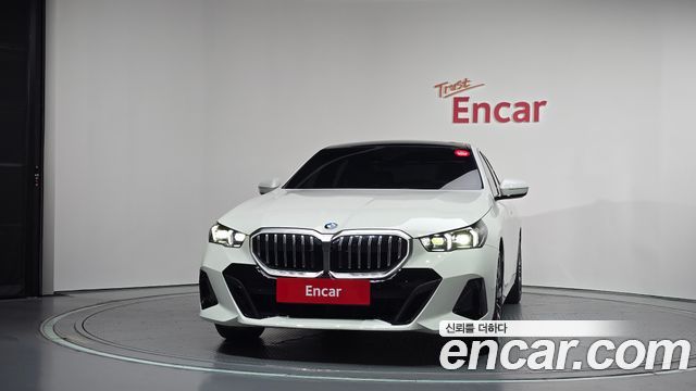 BMW 5-Series 2024 — photo 3