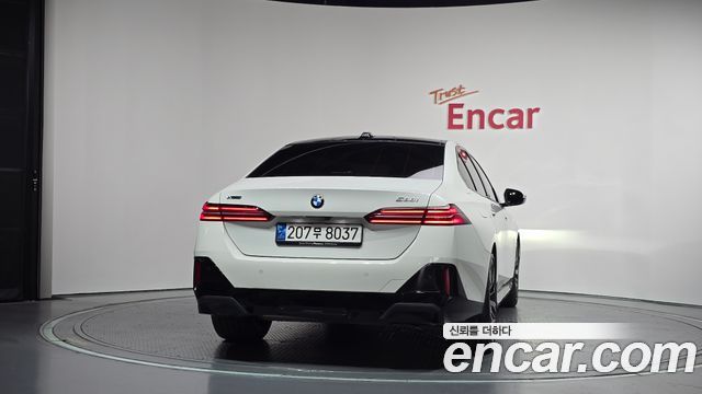BMW 5-Series 2024 — photo 4