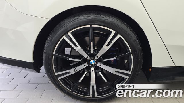 BMW 5-Series 2024 — photo 5