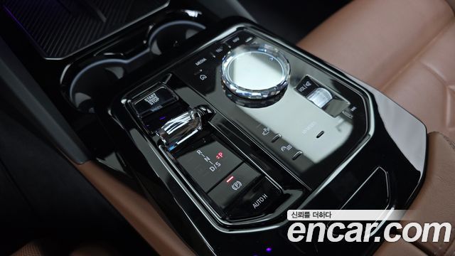 BMW 5-Series 2024 — photo 9