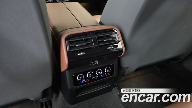 BMW 5-Series 2024 — photo 19