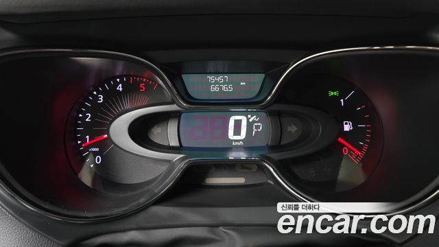 Renault Korea QM3 2016 — photo 11