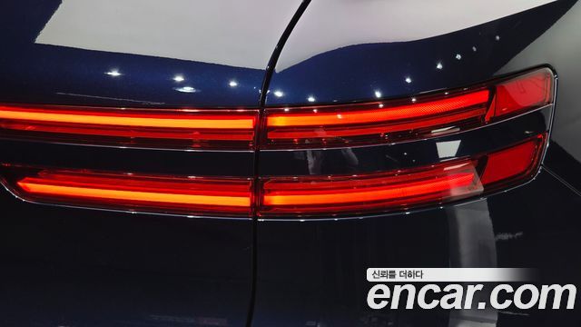 Genesis GV70 2025 — photo 9
