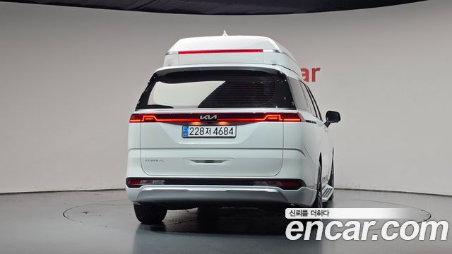 Kia Canival 2023 — photo 4