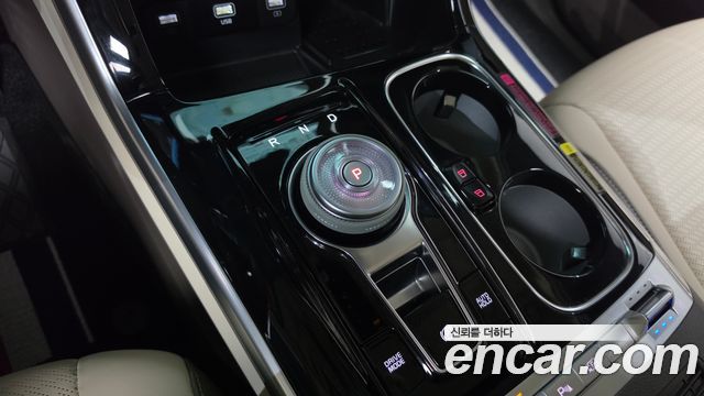 Kia Canival 2023 — photo 12