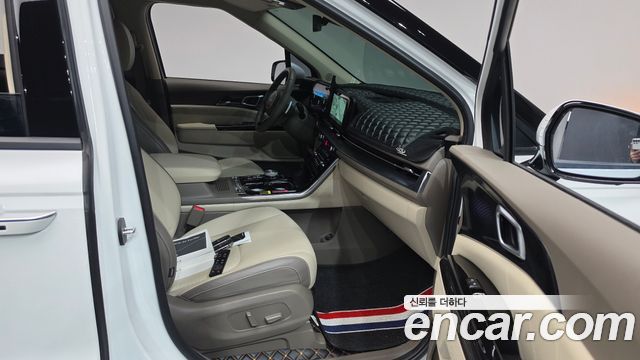Kia Canival 2023 — photo 18