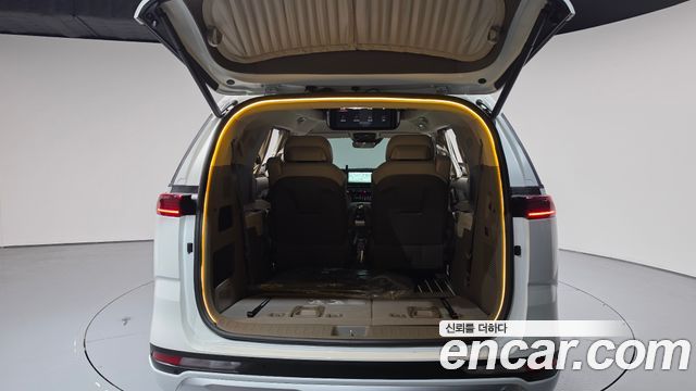 Kia Canival 2023 — photo 25