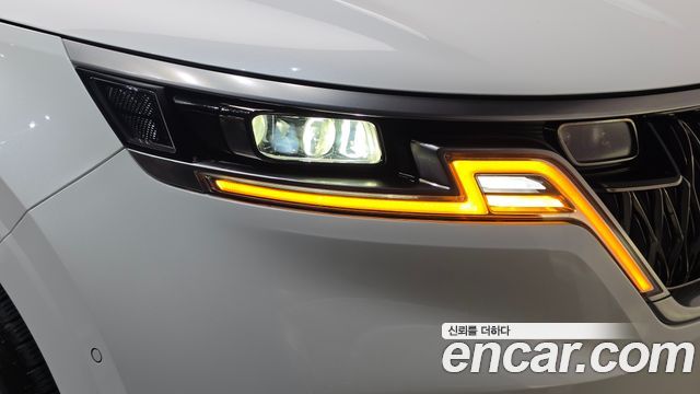 Kia Canival 2023 — photo 8