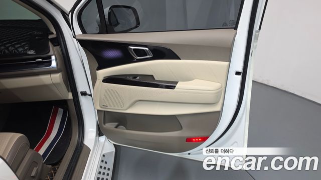 Kia Canival 2023 — photo 15