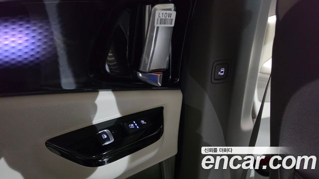 Kia Canival 2023 — photo 32