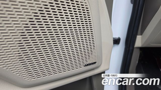 Kia Canival 2023 — photo 35