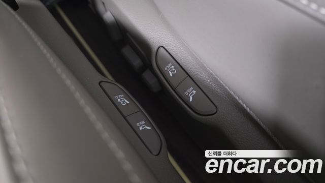 Kia Canival 2023 — photo 38