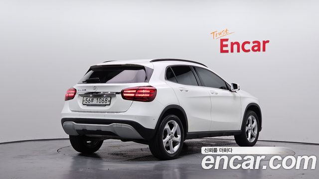 Mercedes-Benz GLA-Class 2019 — photo 2