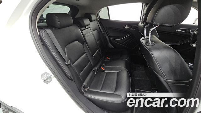 Mercedes-Benz GLA-Class 2019 — photo 17