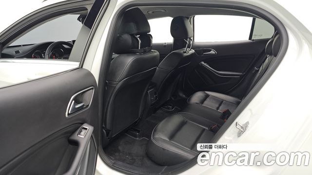 Mercedes-Benz GLA-Class 2019 — photo 18