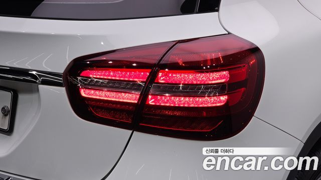 Mercedes-Benz GLA-Class 2019 — photo 9
