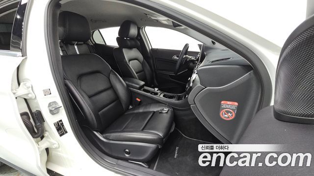 Mercedes-Benz GLA-Class 2019 — photo 16
