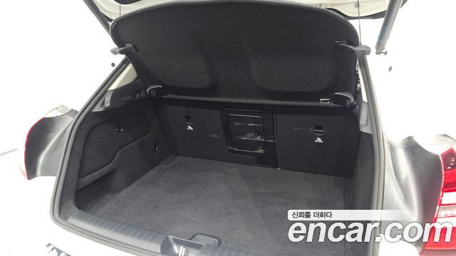 Mercedes-Benz GLA-Class 2019 — photo 31