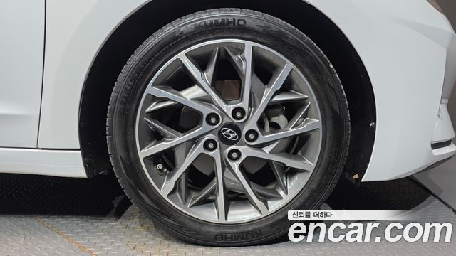 Hyundai AVANTE 2020 — photo 5