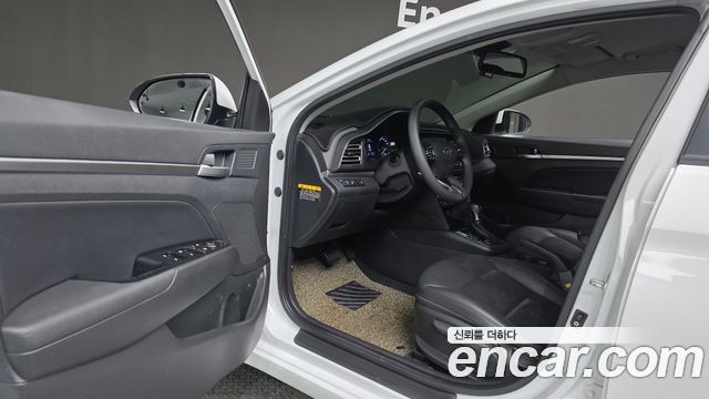 Hyundai AVANTE 2020 — photo 10