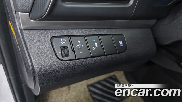 Hyundai AVANTE 2020 — photo 12