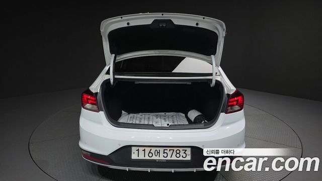 Hyundai AVANTE 2020 — photo 19