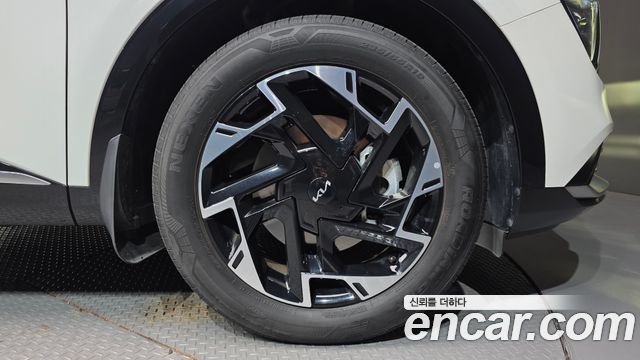 Kia Sportage 2023 — photo 7