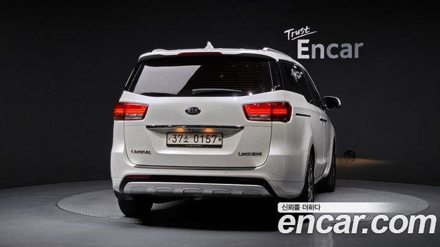 Kia Canival 2017 — photo 4