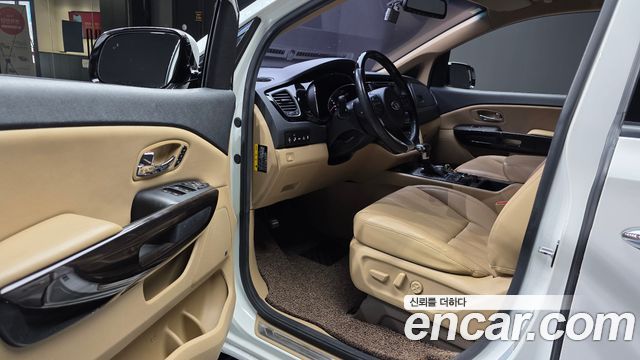Kia Canival 2017 — photo 13