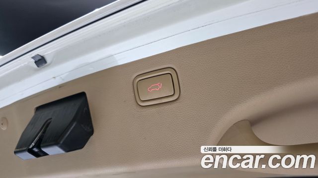 Kia Canival 2017 — photo 25