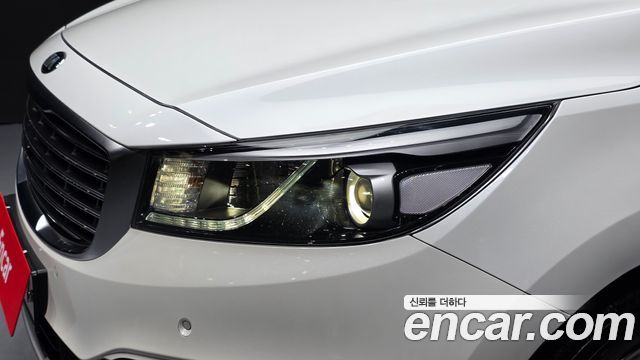 Kia Canival 2017 — photo 8
