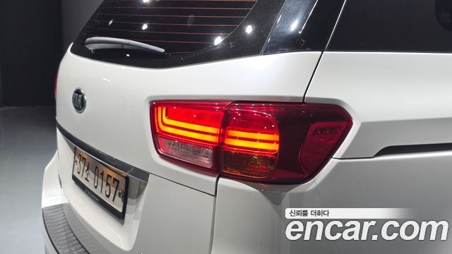 Kia Canival 2017 — photo 9