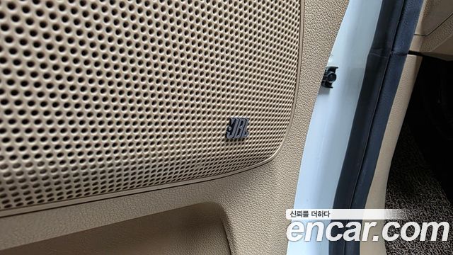 Kia Canival 2017 — photo 35