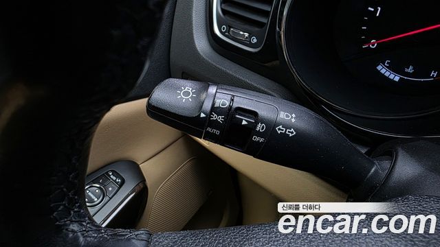 Kia Canival 2017 — photo 36