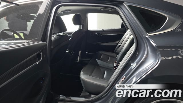 Hyundai Grandeur 2018 — photo 17