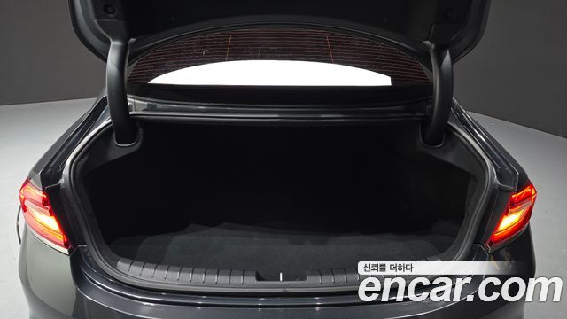 Hyundai Grandeur 2018 — photo 26