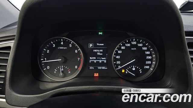 Hyundai AVANTE 2017 — photo 11