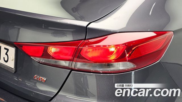 Hyundai AVANTE 2017 — photo 9