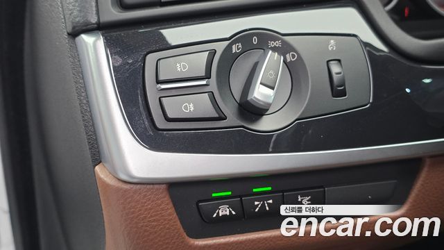 BMW 5-Series 2016 — photo 14